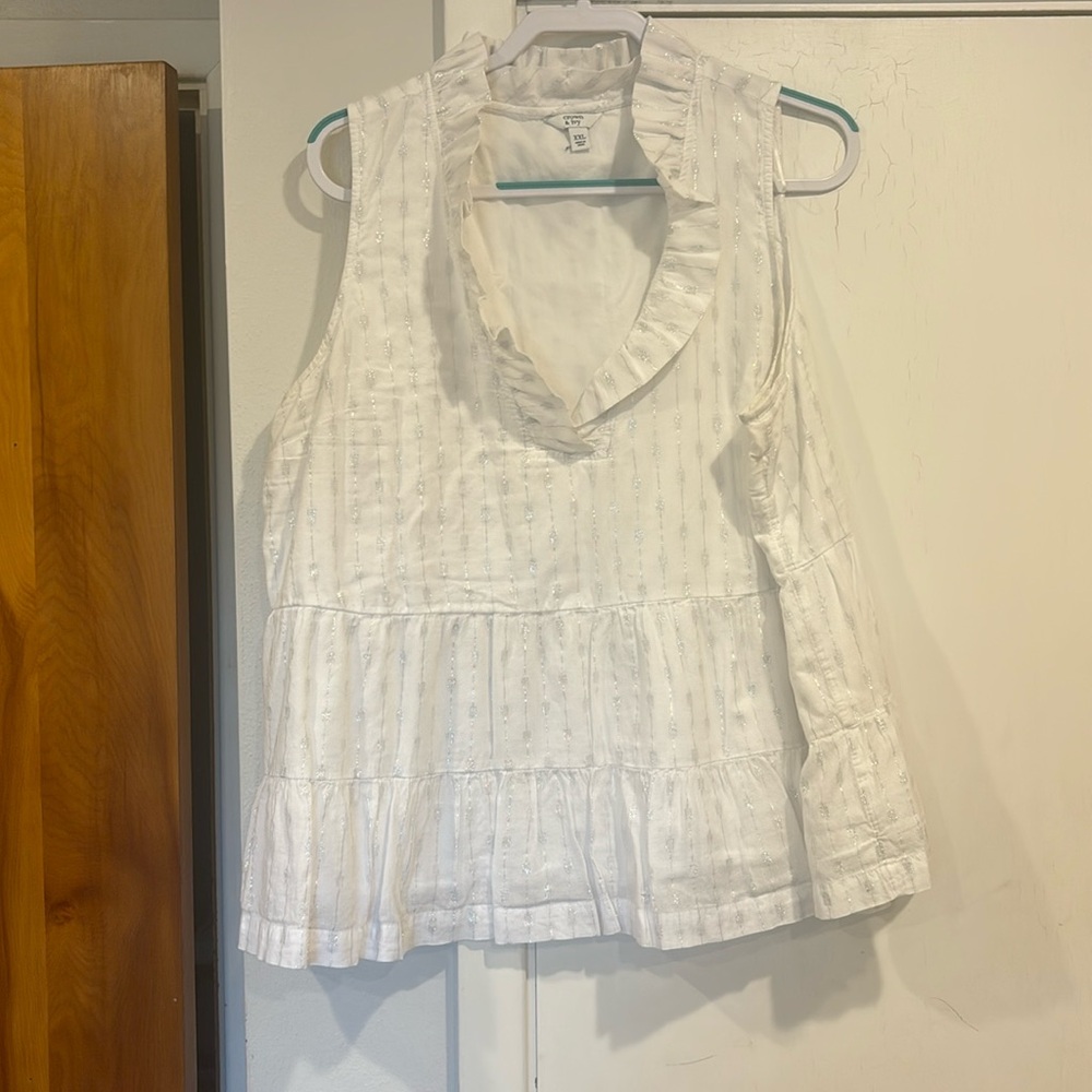Crown & Ivy tiered peplum top with silver accent - size XXL